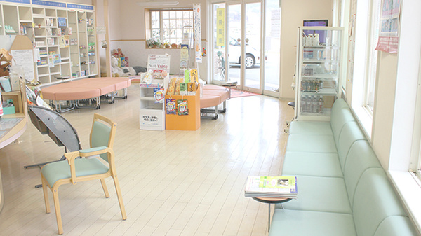 三戸薬局の待合スペース