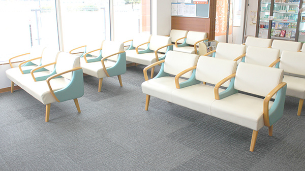 サンケア南部薬局の待合スペース