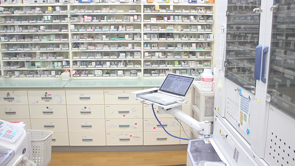 サンケア南部薬局の調剤室