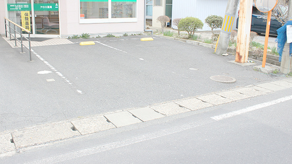 アロエ薬局の駐車場
