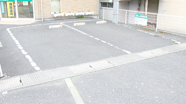 かりん薬局の駐車場