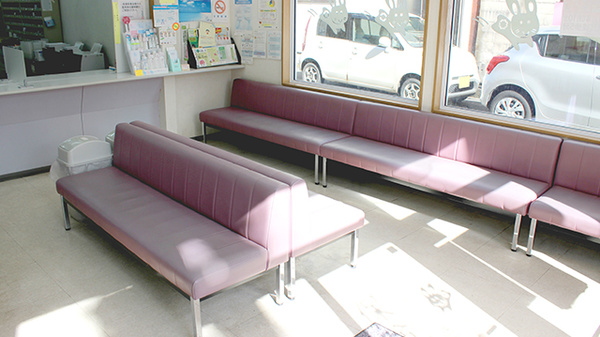 うさぎ調剤薬局の待合スペース