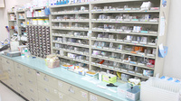 うさぎ調剤薬局の薬棚