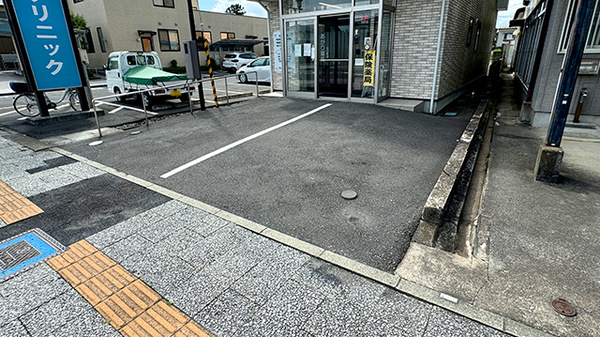 あかり薬局川口町店の駐車場