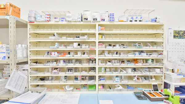 マリーン調剤薬局　本塩釜店の薬棚