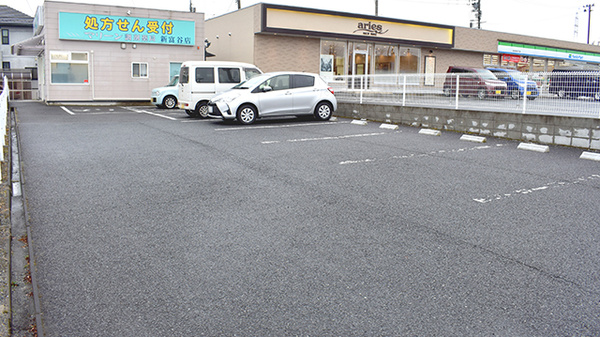 マリーン調剤薬局　新富谷店の駐車場