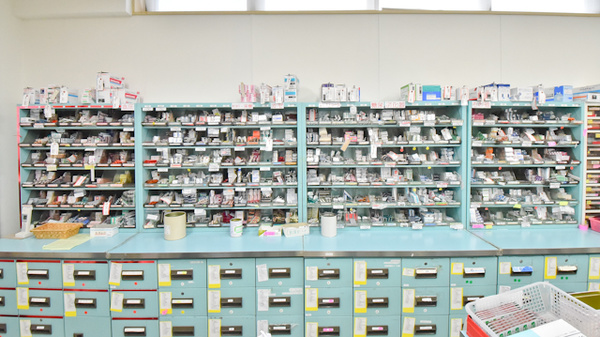 マリーン調剤薬局　上桜木店の薬棚