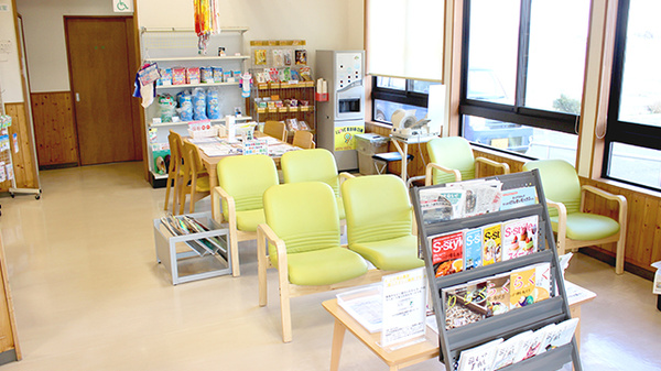 つばさ薬局船岡店の待合スペース