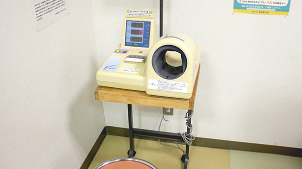 つばさ薬局松島店の血圧計