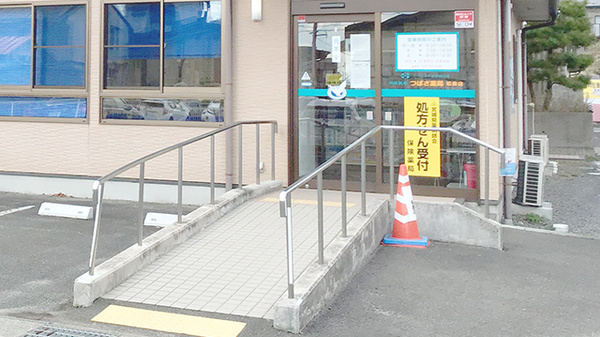 つばさ薬局松島店の入口