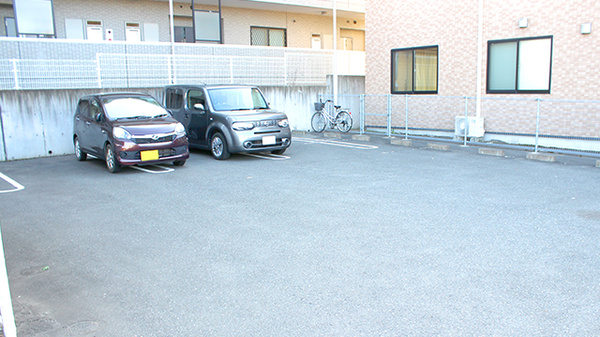 アップル薬局　川平店の駐車場