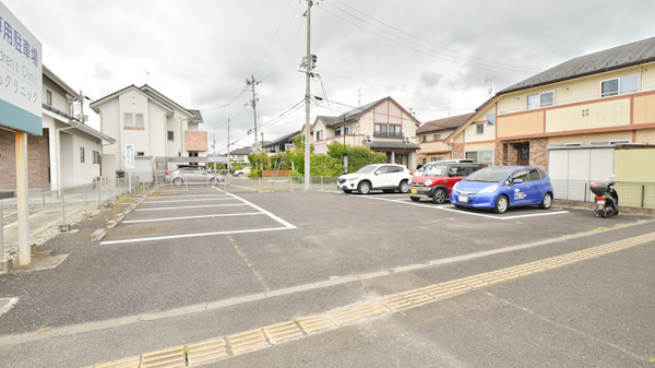 マリーン調剤薬局　落合店の駐車場