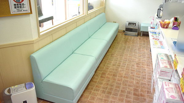 マリーン調剤薬局　東仙台店の待合スペース