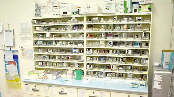 マリーン調剤薬局　東仙台店の薬棚