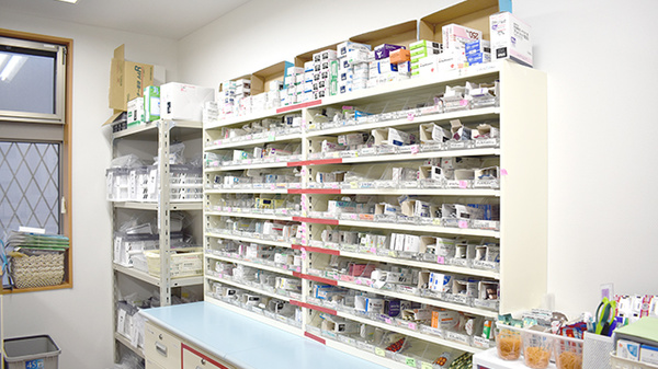 マリーン調剤薬局　福室店の薬棚