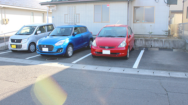 つばさ薬局若林店の駐車場