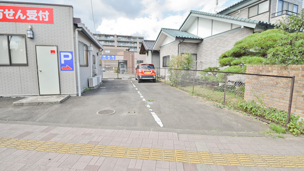 マリーン調剤薬局　富沢店の駐車場