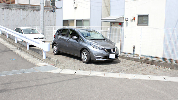 にしたが調剤薬局の駐車場