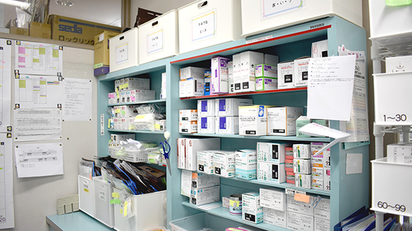 マリーン調剤薬局　南光台中央店の薬棚