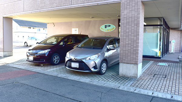 マリーン調剤薬局　南光台中央店の駐車場