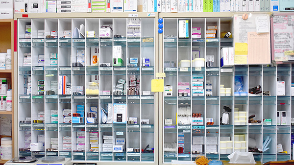 マリーン調剤薬局　南光台店の薬棚