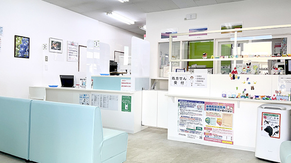 マリーン調剤薬局　市名坂店の受付/カウンター