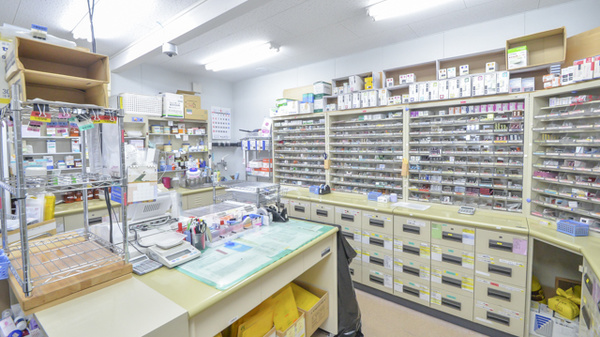 横手ファミリー調剤薬局の調剤室