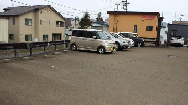 ホテヤ調剤薬局の駐車場