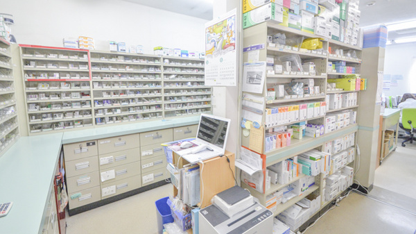 スマイル薬局桜田店の調剤室