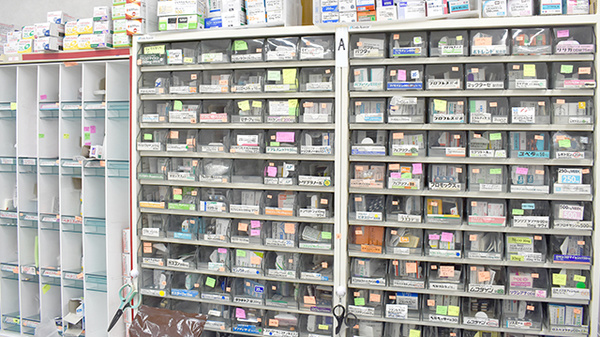 けやき薬局上山店の薬棚