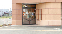 アップル薬局　長井店の入口