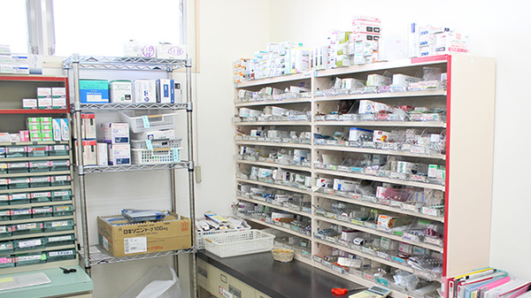 ホープ薬局　天童店の薬棚