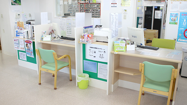 奥羽調剤薬局鳴神店の受付/カウンター
