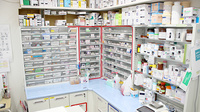 奥羽調剤薬局鳴神店の薬棚