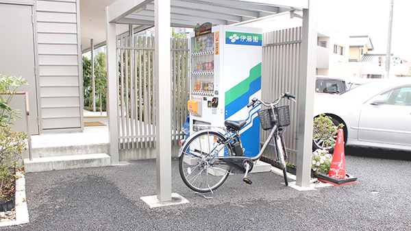 すず薬局　かおりやま店の駐輪場