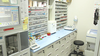 山口薬局本町店の薬棚
