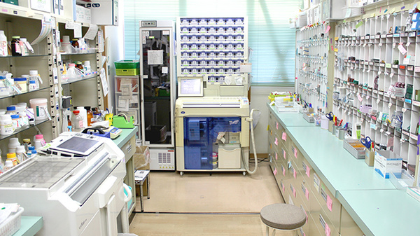 自由ヶ丘調剤薬局の調剤室