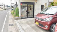 保原薬局油井店の入口