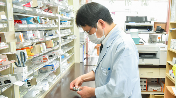 郡山調剤薬局本宮店の作業風景