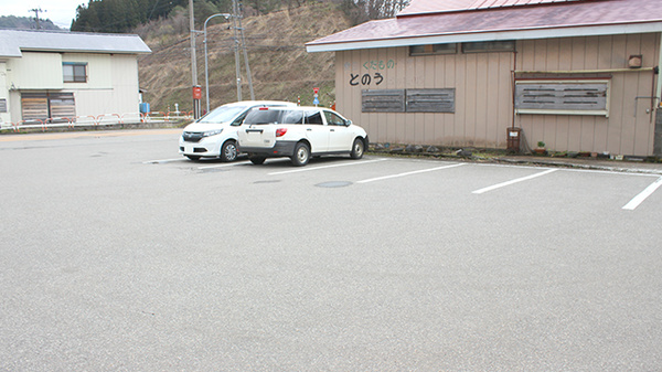 あいあい薬局只見店の駐車場