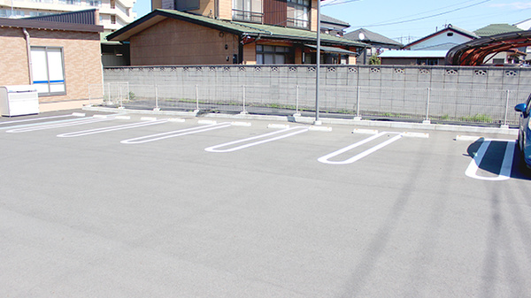 日本調剤　古河公園薬局の駐車場