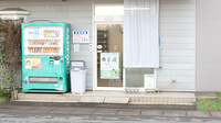 エース薬局の入口