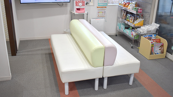 げんき調剤薬局並木店の待合スペース