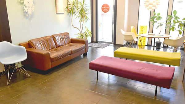 バンビ薬局ひたちなか店の待合スペース