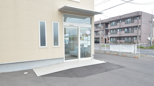 あやめ薬局鹿嶋店の入口
