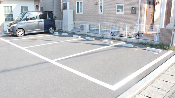 中央薬局鶴田北店の駐車場