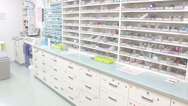 スミレ薬局の調剤室
