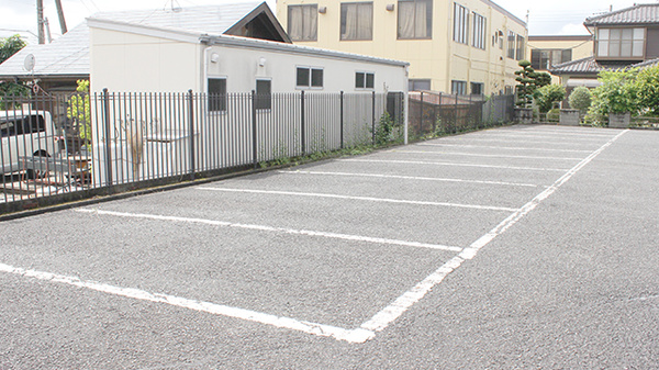 パンジー薬局の駐車場