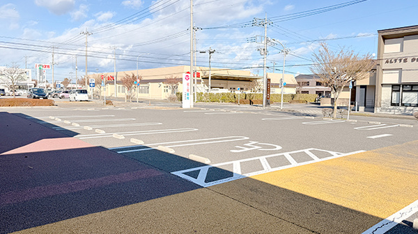 花・花薬局大師町店の駐車場