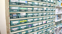 二の宮薬局野中店の薬棚